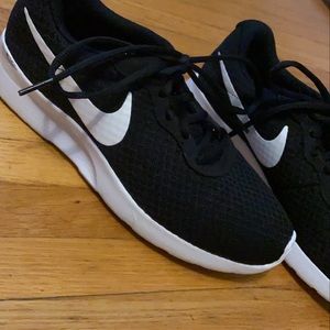 Tanjun Womens Running Shoes